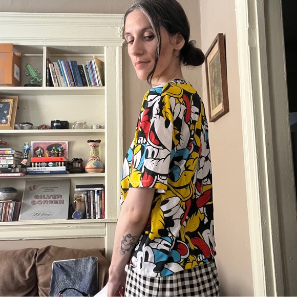 🍭 3/$20 (teens) • Disney characters print short sleeved top - Picture 10 of 10